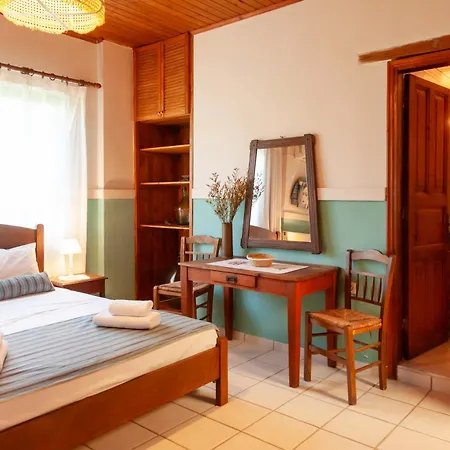 Amnisiades Appartement Karteros