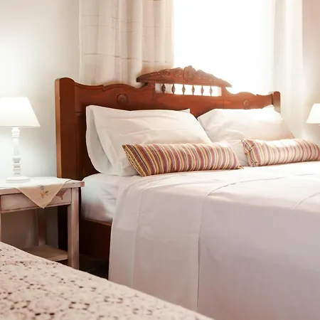 Amnisiades Appartement Karteros